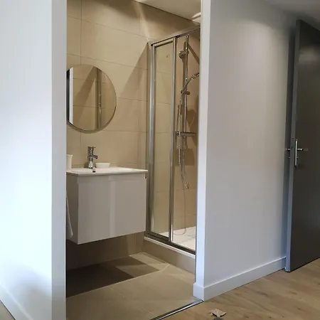 Spacious 8-guest With 3 & Garage Appartement *